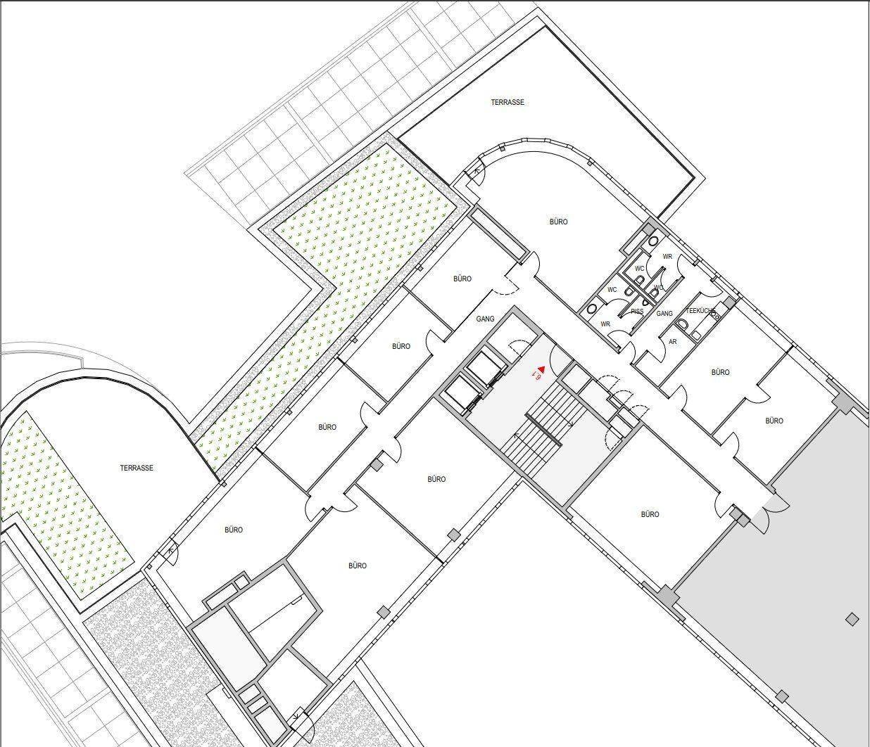 Detaillierter Grundriss einer Büroetage mit mehreren Büroräumen, Gängen und Terrassenbereichen.