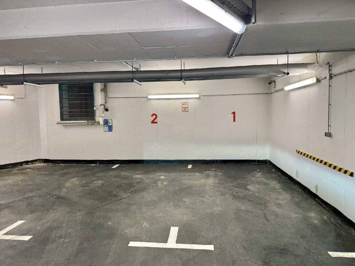 Tiefgaragenstellplatz Nummer 2 mit ausreichend Platz für ein Fahrzeug.