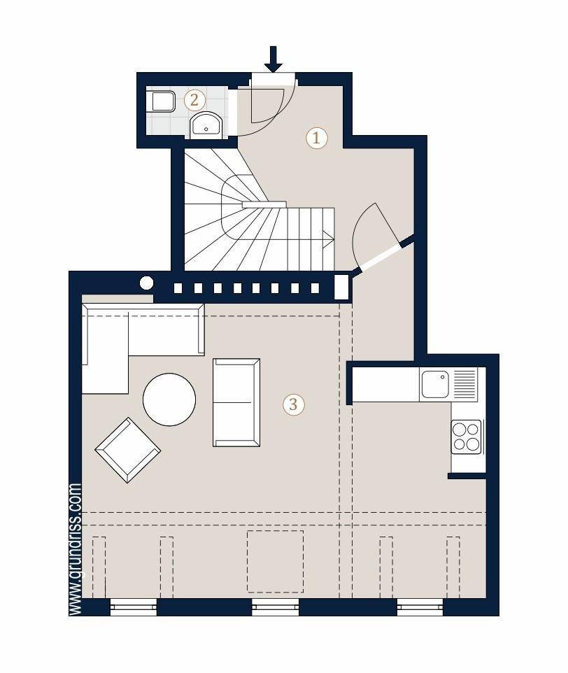 Grundriss des Erdgeschosses mit Eingangsbereich, Treppe, Gäste-WC und offenem Wohn- und Küchenbereich.