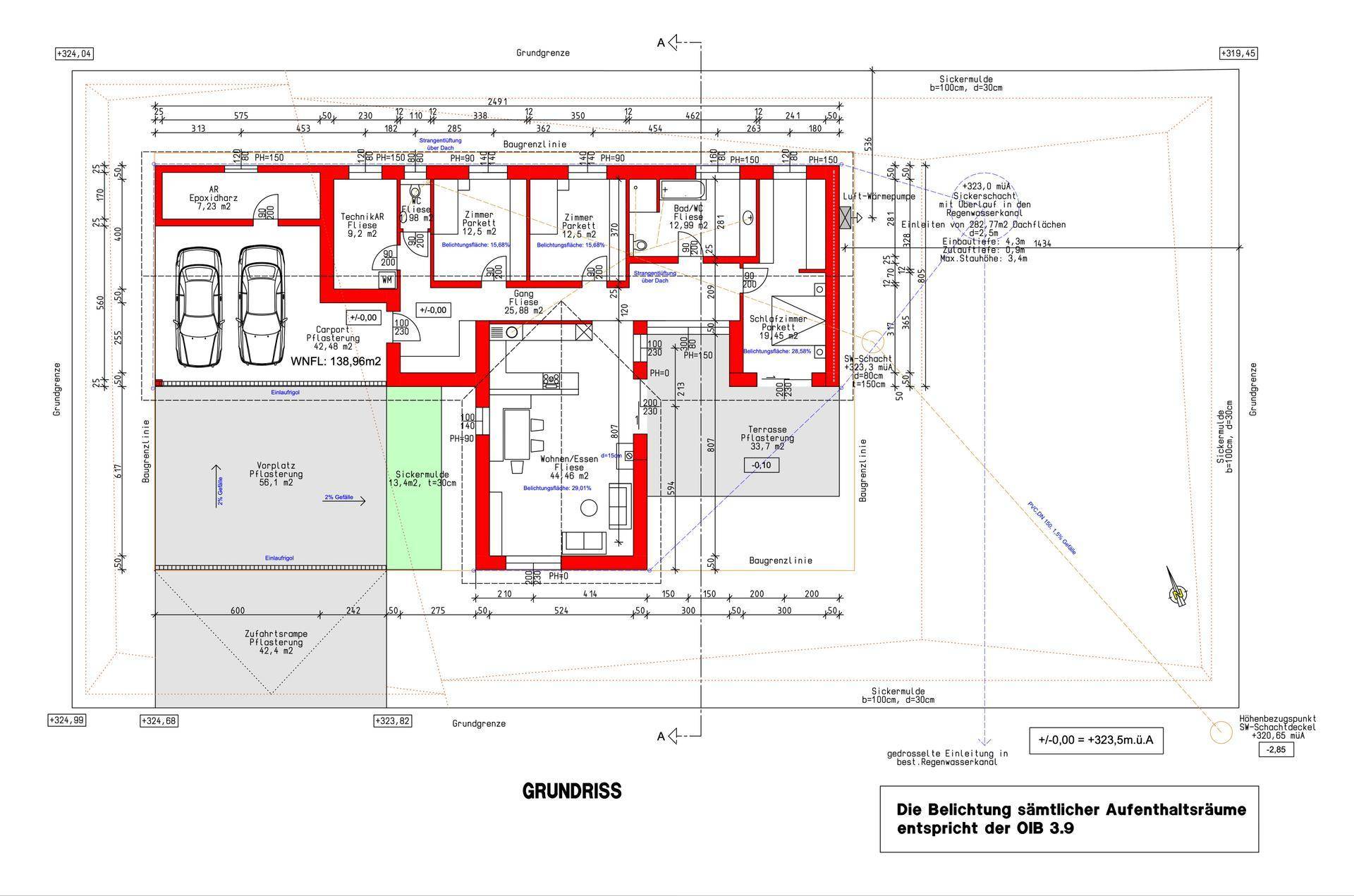 Detaillierter Grundriss eines Einfamilienhauses mit Garage, Terrasse und Gartenbereich.
