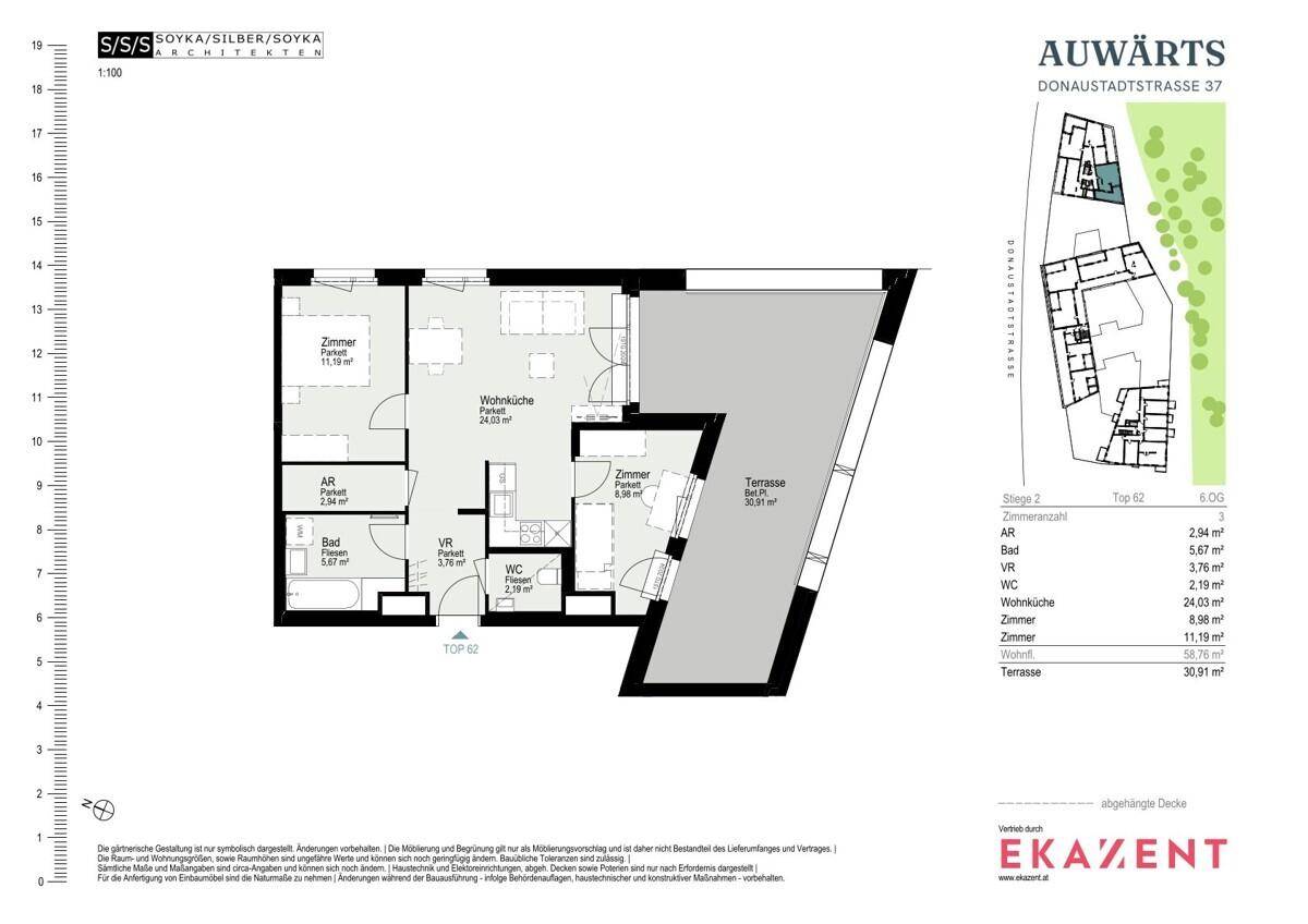 Detaillierter Grundriss einer Wohnung mit Terrasse, zwei Zimmern und offenem Wohnbereich.