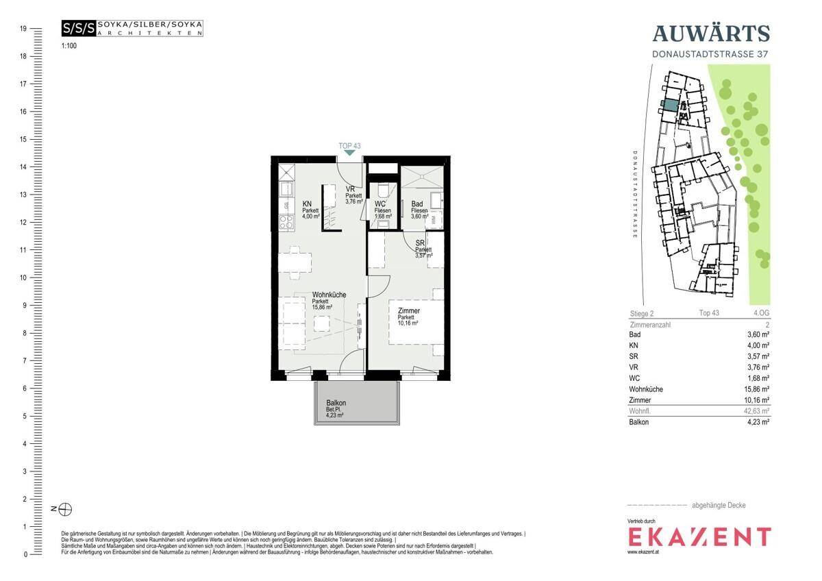 Detaillierter Grundriss einer Wohnung mit Balkon und separatem WC.