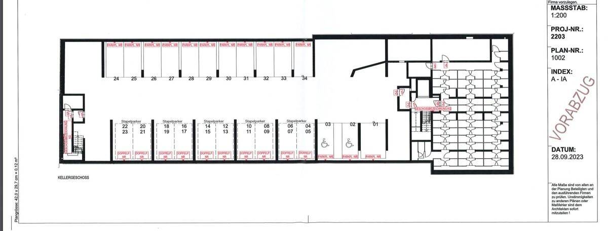 Grundriss des Kellergeschosses mit zahlreichen Parkplätzen und Fahrradabstellbereichen.