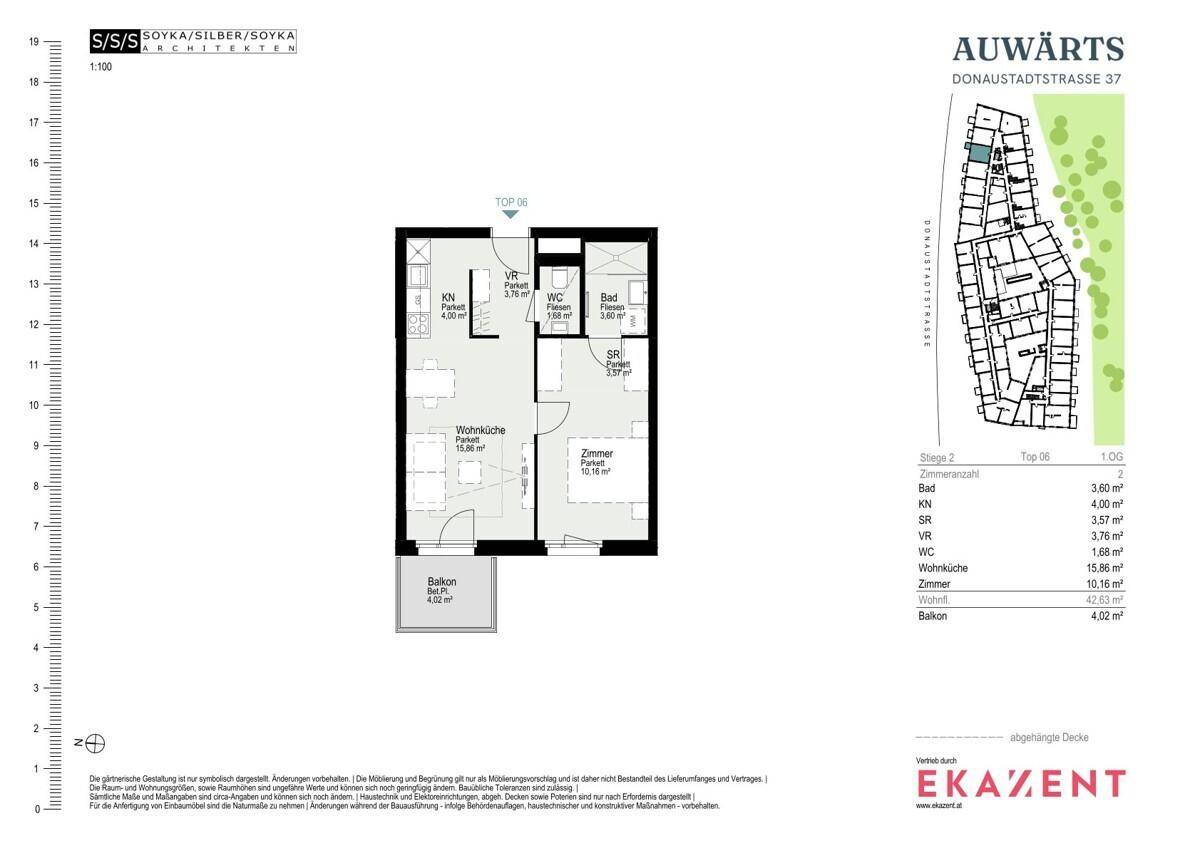 Detaillierter Grundriss einer Wohnung mit offener Wohnküche, einem Zimmer, Bad, WC und Balkon.