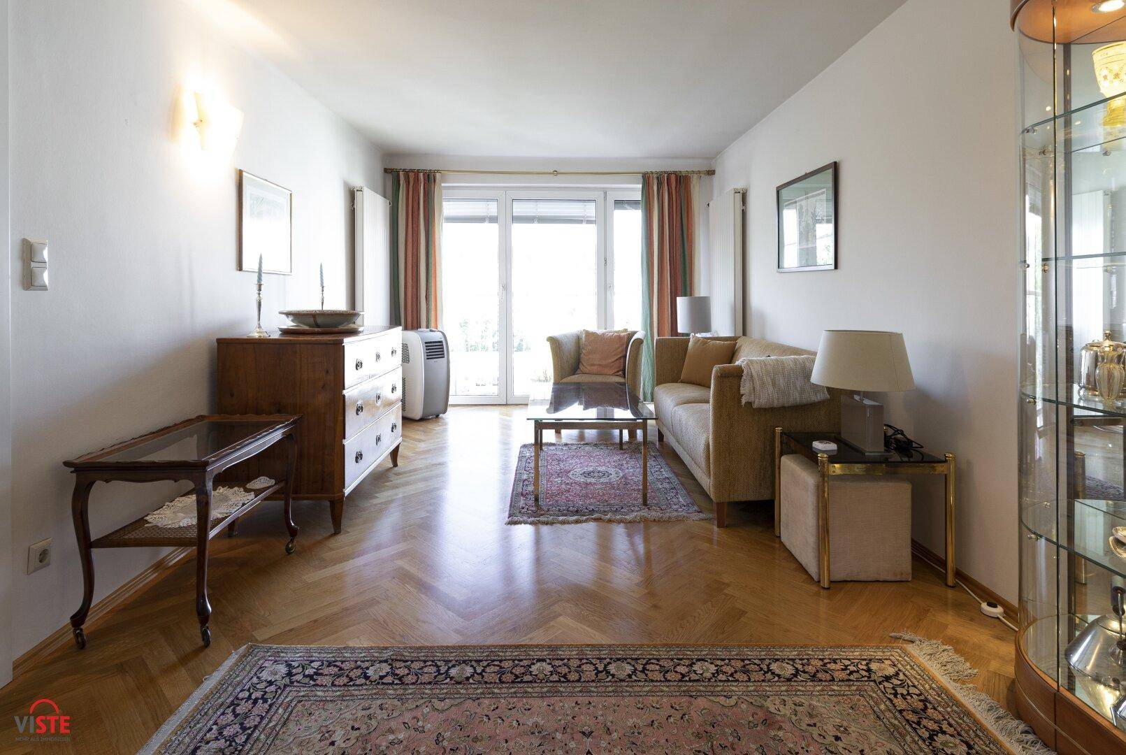 Helles und freundliches Wohnzimmer