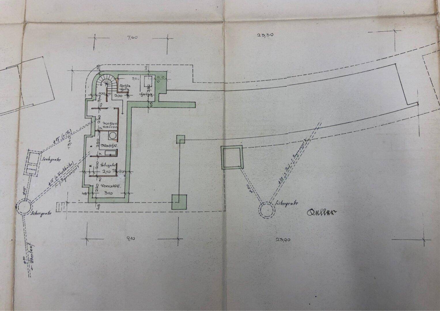 Historischer Grundriss eines Untergeschosses mit technischen Räumen und Zugang zum Außenbereich.