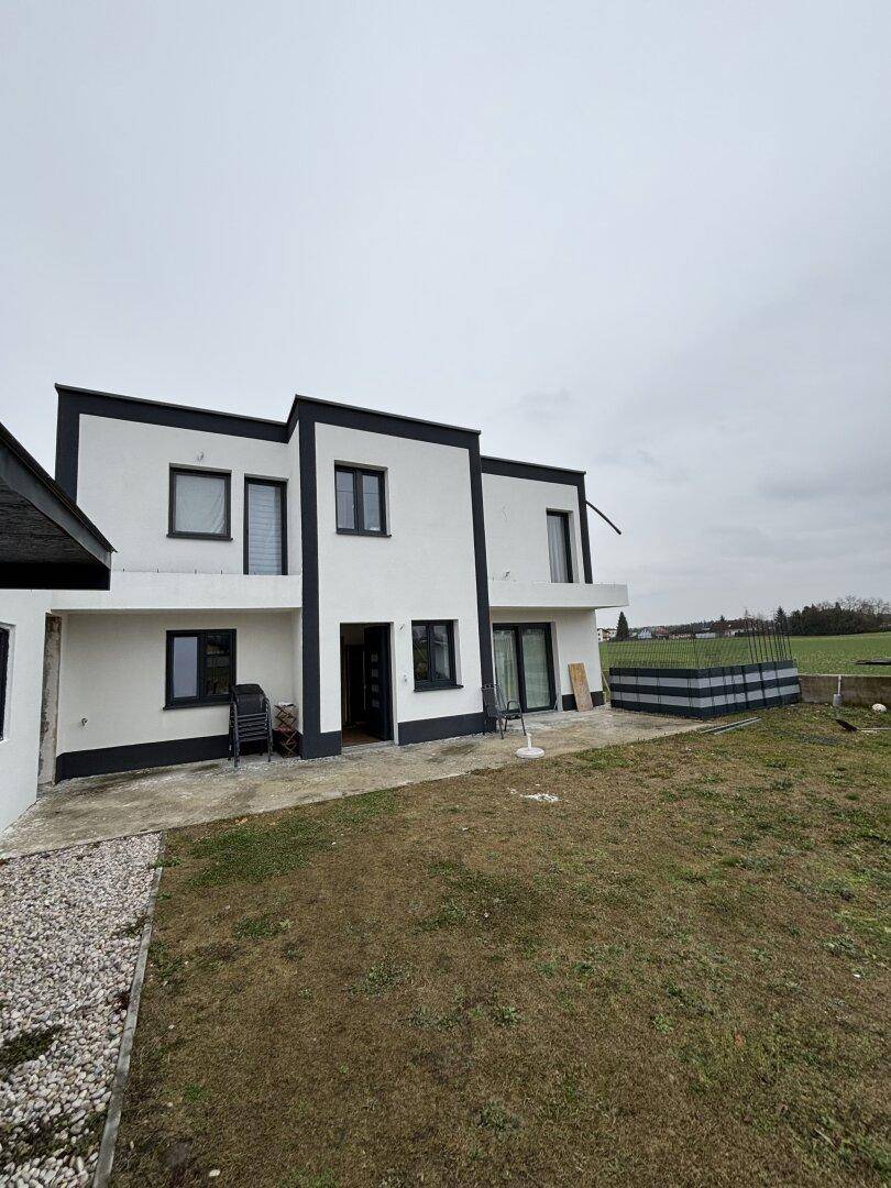 Modernes Zweifamilienhaus in Wels/ Unterhart – pohled 2