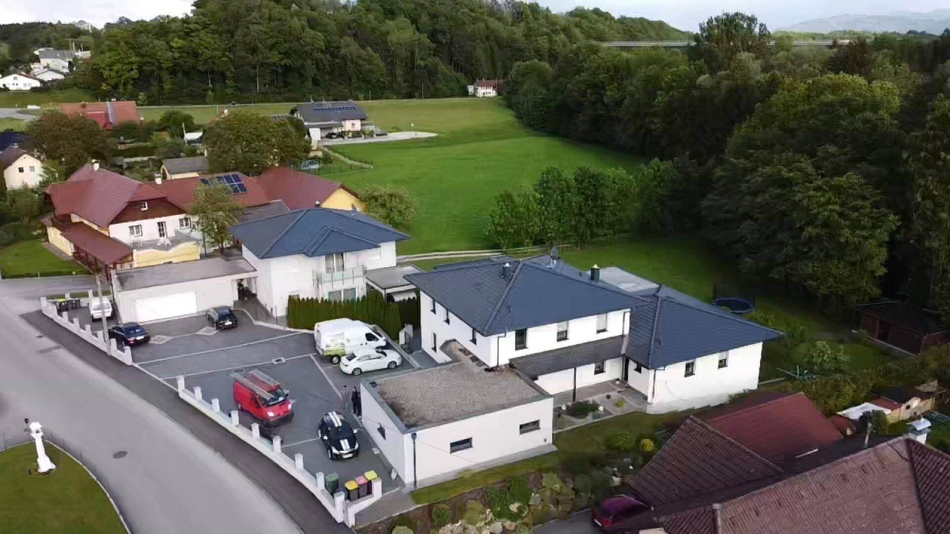 Exklusives Wohnensemble mit Einfamilienhaus und Bungalow – Wohnen auf höchstem Niveau in idyllischer Lage - Ansicht 5