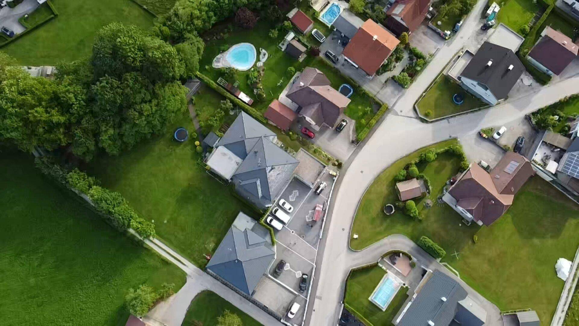 Exklusives Wohnensemble mit Einfamilienhaus und Bungalow – Wohnen auf höchstem Niveau in idyllischer Lage - Ansicht 4