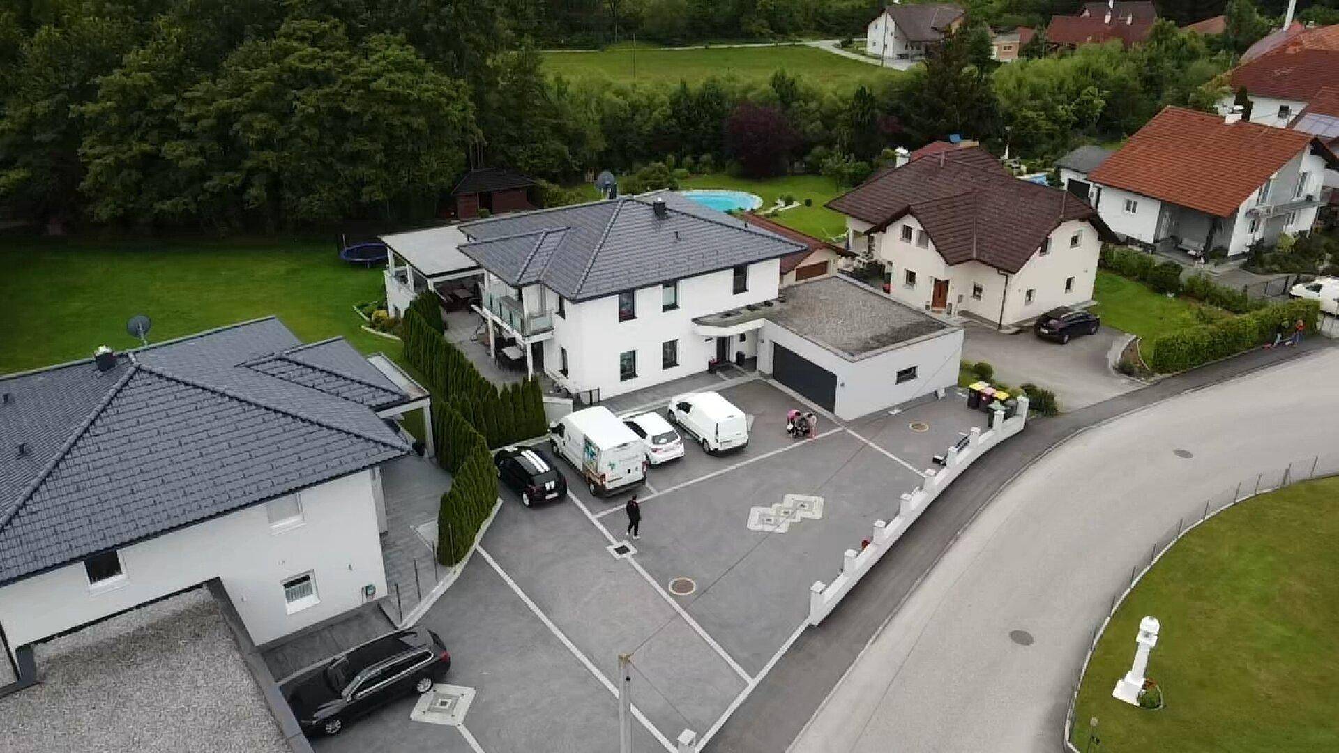 Exklusives Wohnensemble mit Einfamilienhaus und Bungalow – Wohnen auf höchstem Niveau in idyllischer Lage - Ansicht 2