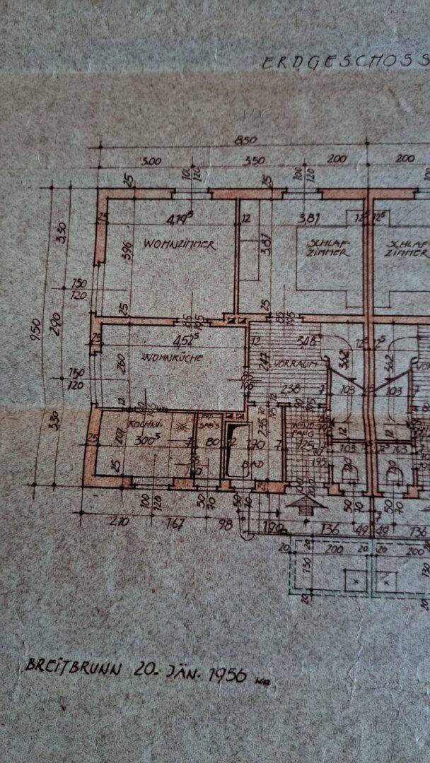 Historischer Grundriss des Erdgeschosses mit Wohnzimmer, Wohnküche und Schlafzimmern.