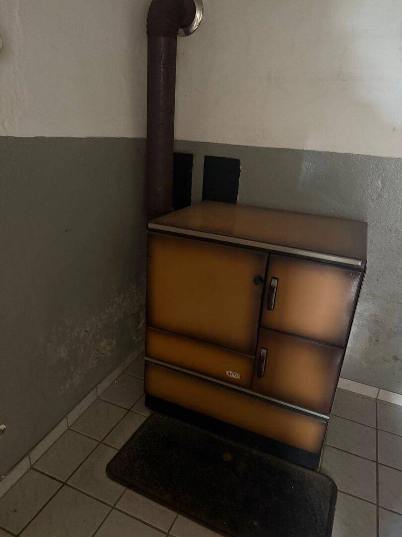 EIN sanierungsbedürftiges BESTANDSHAUS auf ZWEI gut geschnittenen BAUPARZELLEN – pohled 6