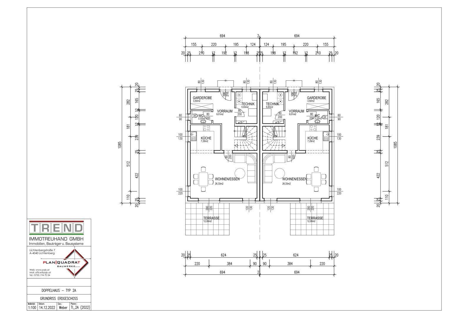 Grundriss des Erdgeschosses mit offenem Wohn-Essbereich, Küche und direktem Terrassenzugang.