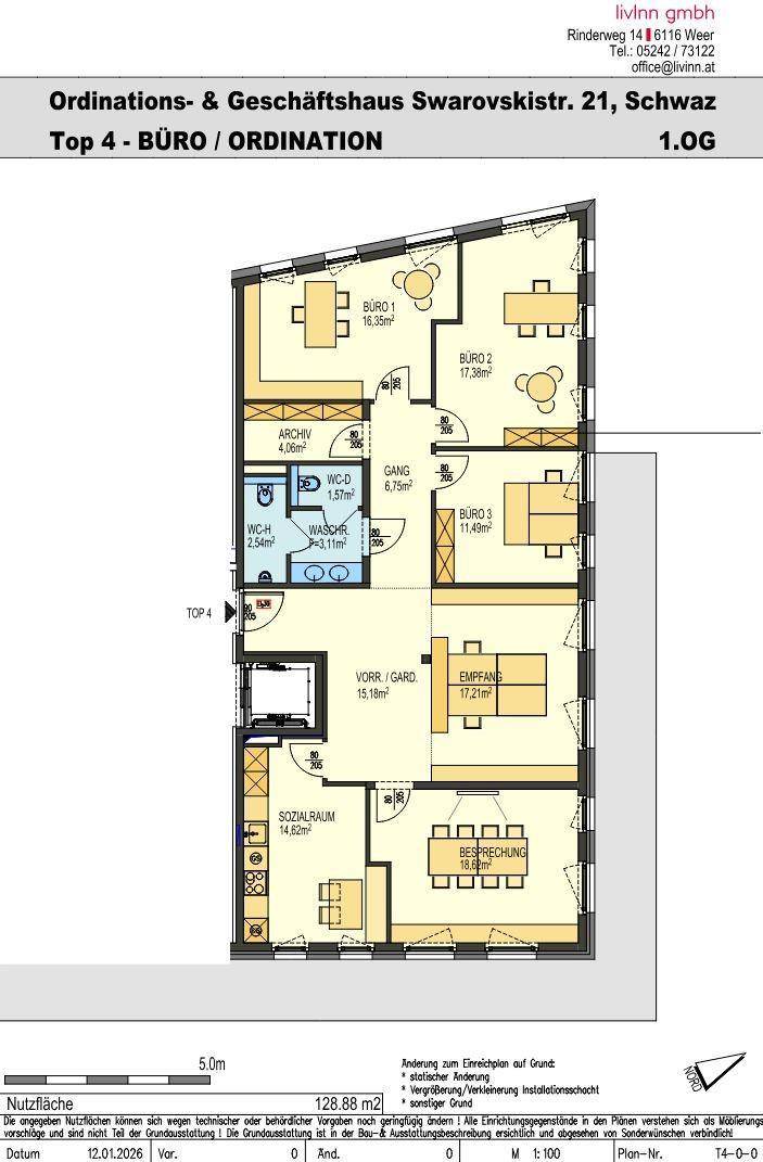 Detaillierter Grundriss für ein Büro- und Geschäftshaus mit mehreren Büros, Empfang und Sozialraum.