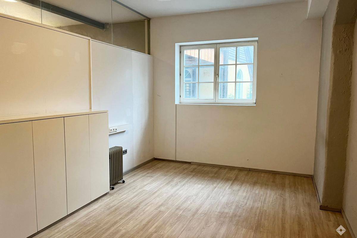 hoelzhubnerimmobilien-bergheim-buero