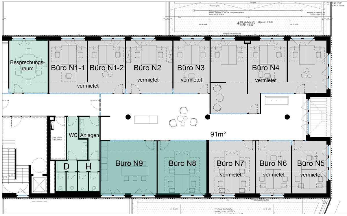 Detaillierter Grundrissplan einer Bürofläche mit zahlreichen Büros, einem Besprechungsraum und Toiletten.