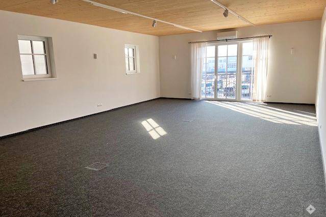 hoelzlhubnerimmobilien2025büro-straßwalchen