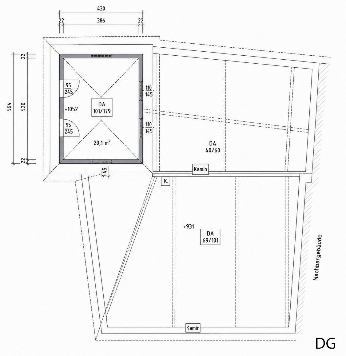 Grundriss des Dachgeschosses mit Dachschrägen und Kamin.