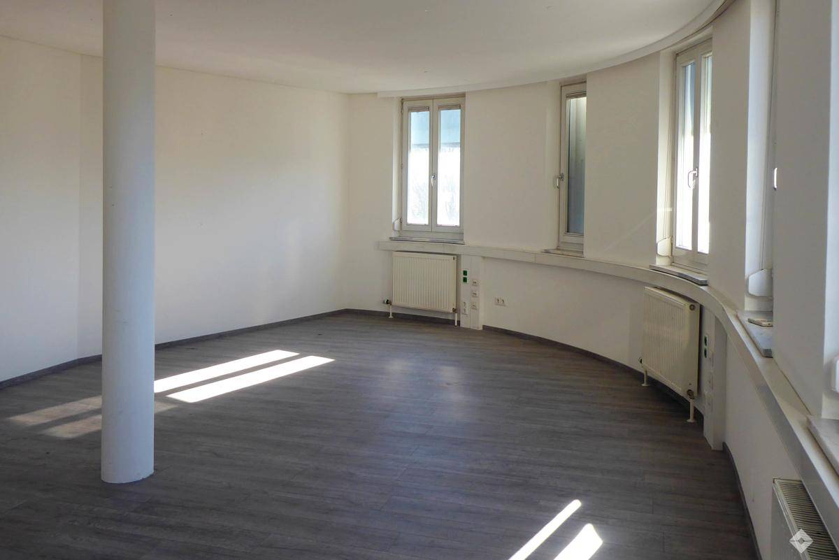 hoelzl hubner immobilien penthouse-buero mit terrasse