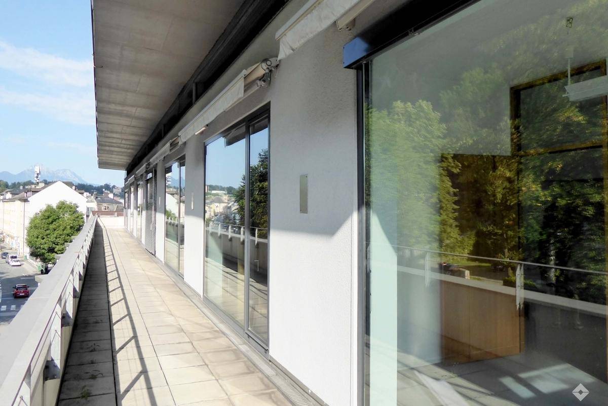 hoelzl hubner immobilien buero mit terrasse schallmoos