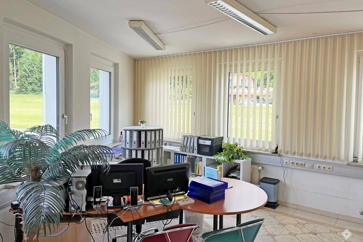 hoelzlhubnerimmobilien2025-buero