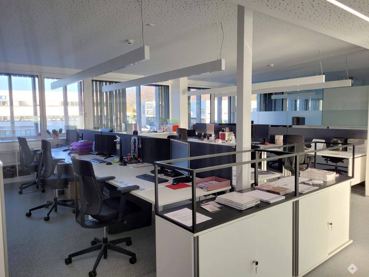 Moderne Bürofläche in Sam – pohled 3
