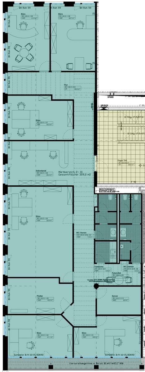 Detaillierter Grundriss eines Bürogebäudes mit mehreren Büroräumen, zentralem Flur und Sanitäranlagen. Eine lange Terrasse erstreckt sich entlang der Fassade.