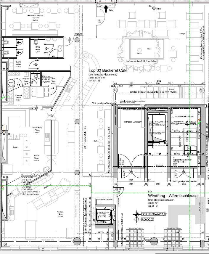 Detaillierter Grundriss eines Bäckerei-Cafés mit verschiedenen Funktionsbereichen und Sitzgelegenheiten.