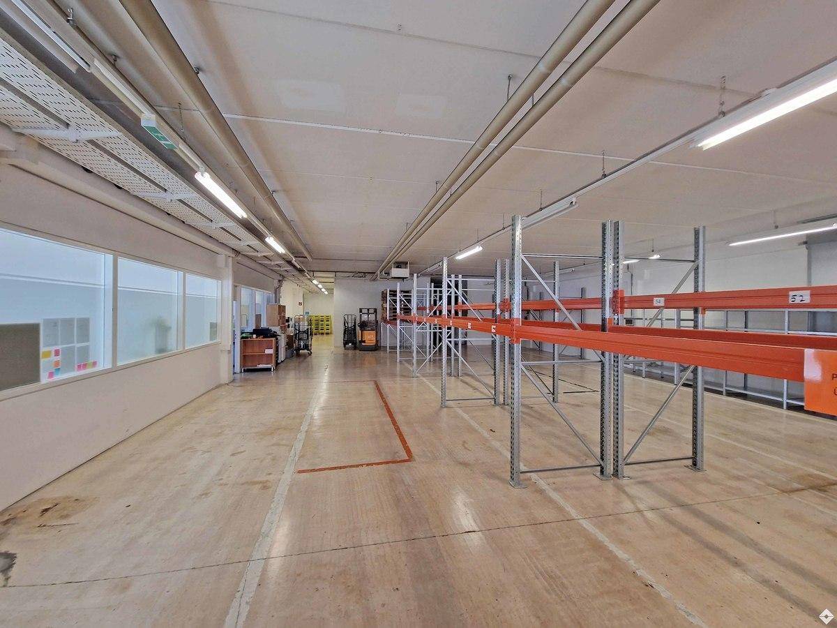 hoelzlhubnerimmobilien-hallen und buerokombination