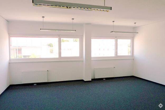 hoelzlhubnerimmobilien buero nahe techno-z