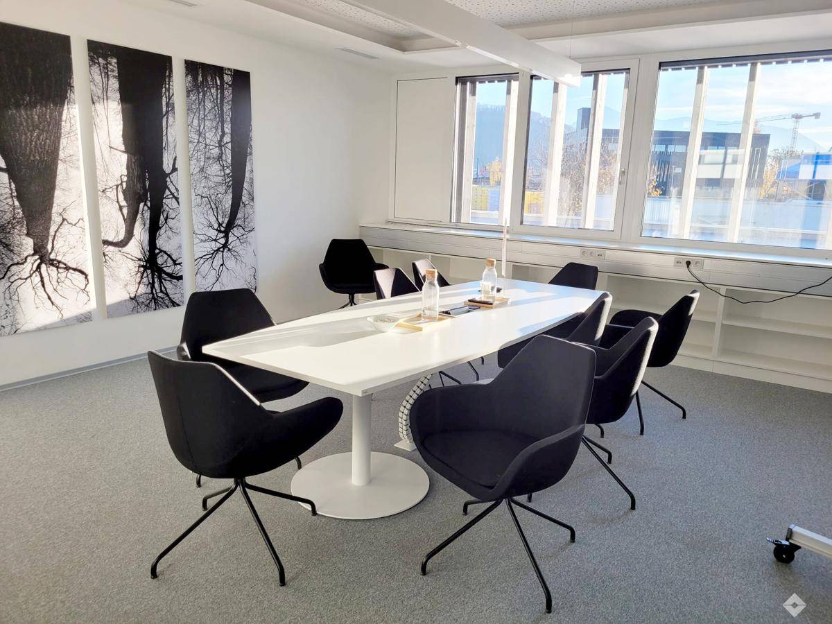 Moderne Bürofläche in Sam – pohled 4