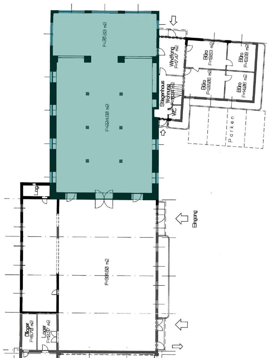Detaillierter Grundrissplan mit Aufteilung in Büros, Wohnbereiche und Lagerflächen sowie Parkmöglichkeiten.