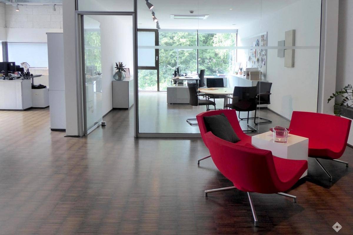 hoelzl hubner immobilien loft - buero, ausstellung, showroom