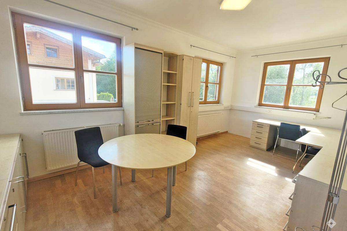 Großzügiges Büro für Kleinunternehmen - Ansicht 4