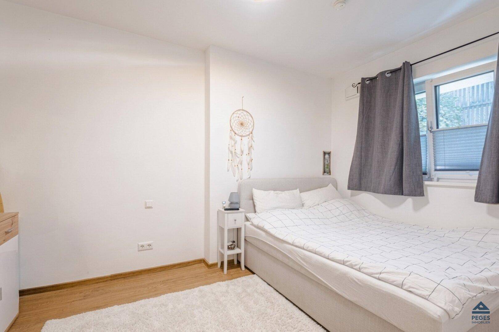 Schlafzimmer 1_KI_genriert