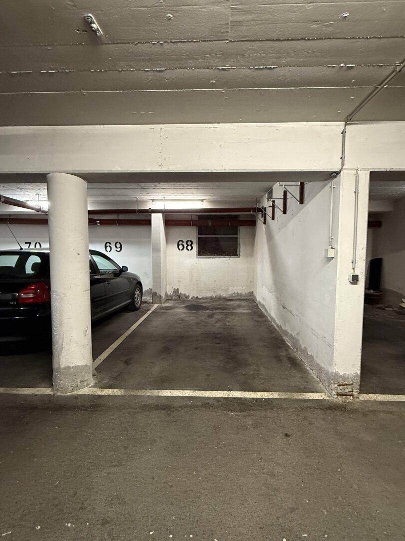 Tiefgaragenstellplatz