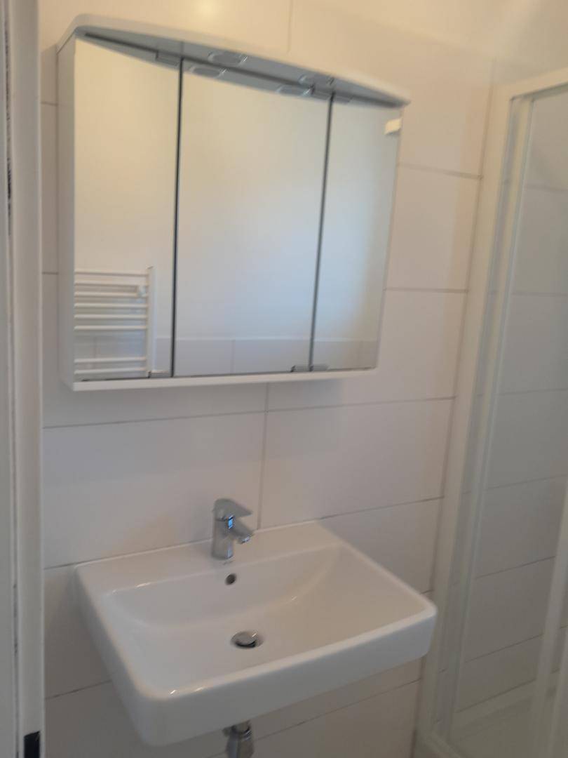 GEMÜTLICHE 2-ZIMMER-WOHNUNG MIT BALKON, GARTEN UND PARKPLATZ - ERSTBEZUG NACH SANIERUNG! - Więcej