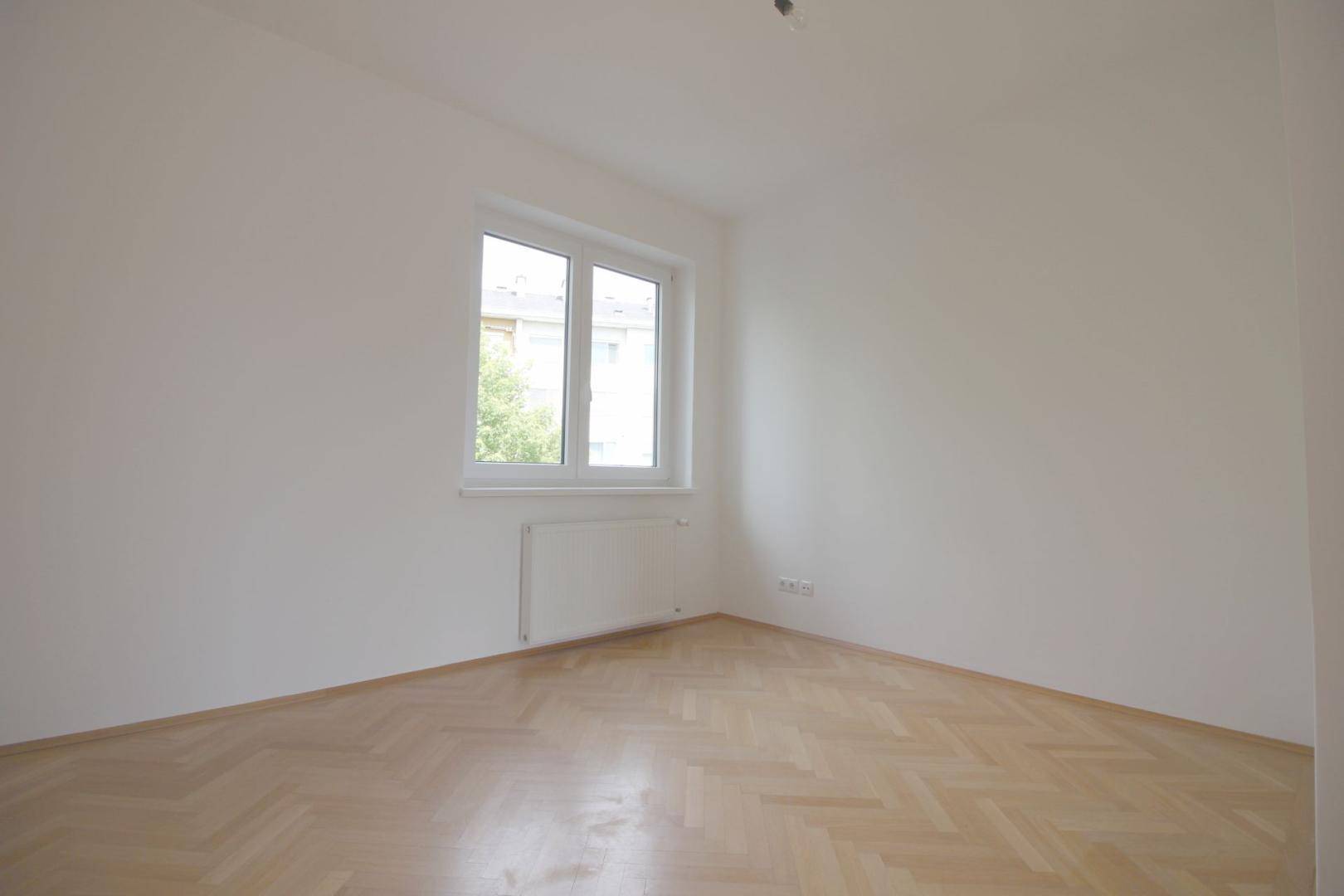 "CHARMANTE 3,5-ZIMMER-WOHNUNG IN BESTER LAGE VON MARIATROST –IDEAL ZUM WOHNEN UND WOHLFÜHLEN" - Mehr