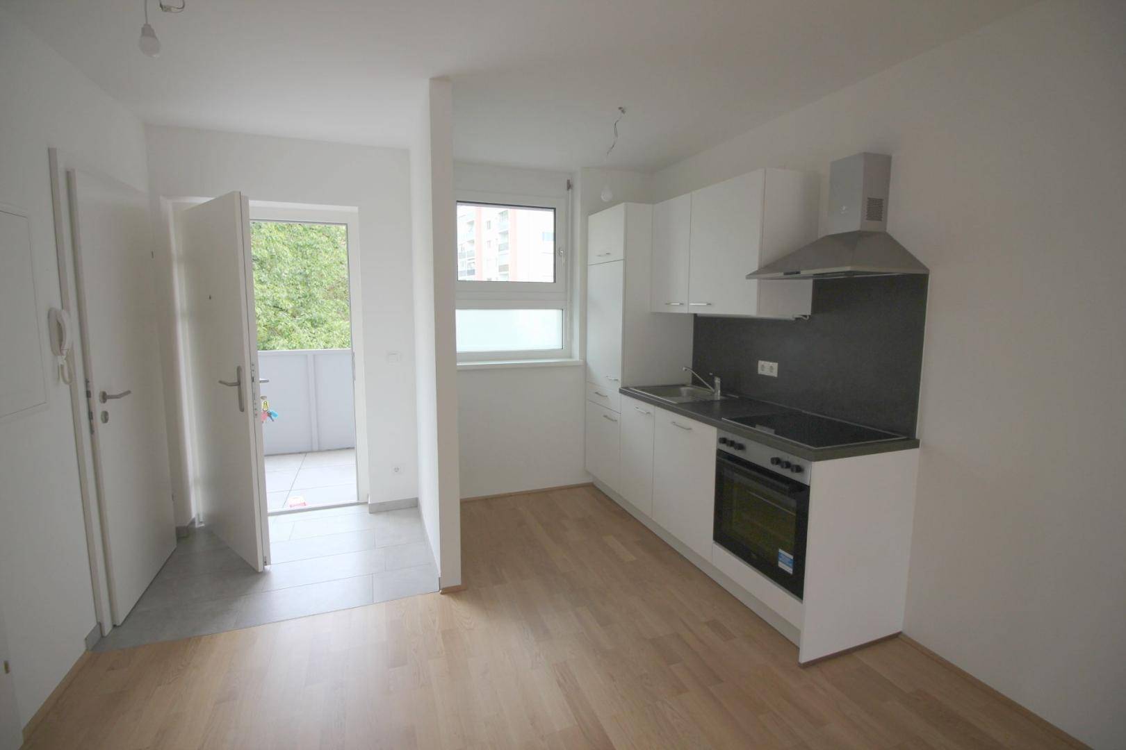 PERFEKT AUFGETEILTE 3-ZIMMER-WOHNUNG MIT LOGGIA GEGENÜBER DER FH - Ansicht 4