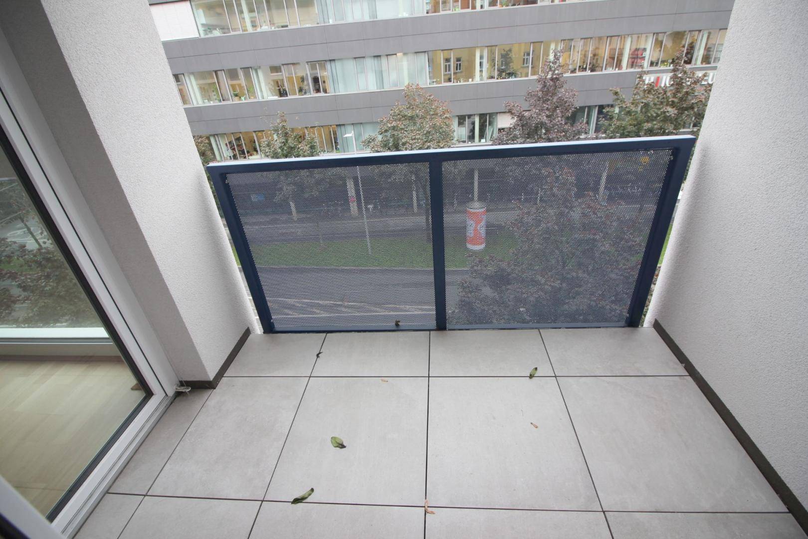PERFEKT AUFGETEILTE 3-ZIMMER-WOHNUNG MIT LOGGIA GEGENÜBER DER FH - Ansicht 5