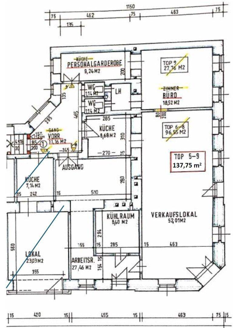 Grundrissplan eines Gewerbeobjekts mit Verkaufsfläche, Büros, Küchenbereichen und Toiletten.