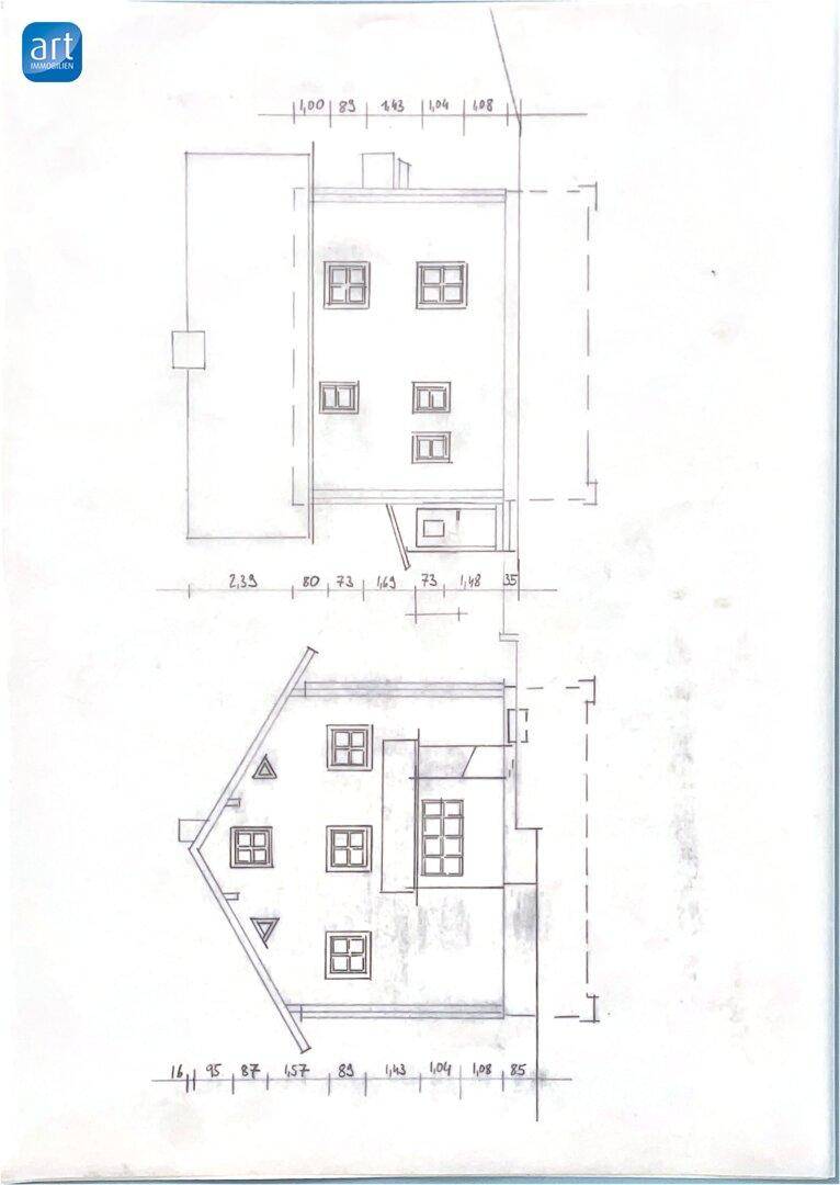 Weitere architektonische Zeichnung der Gebäudeansichten mit Fensteranordnung.