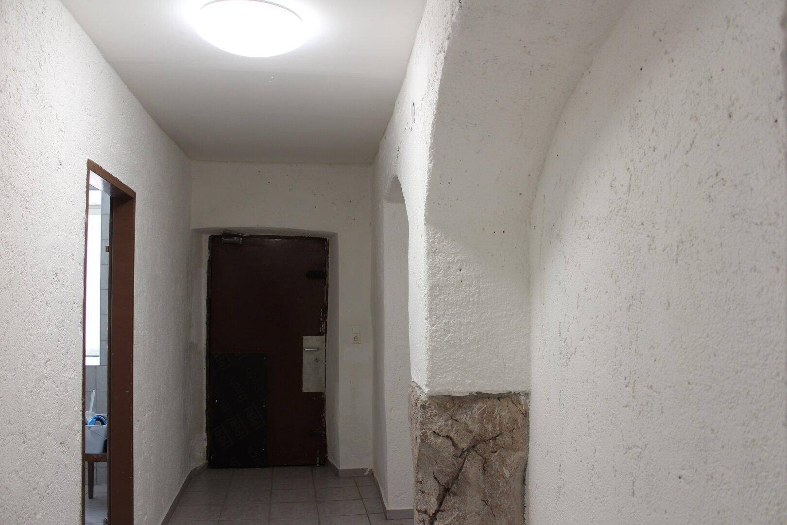 Ausgang von der Gewerbefläche in Richtung Osten zum Freistellplatz