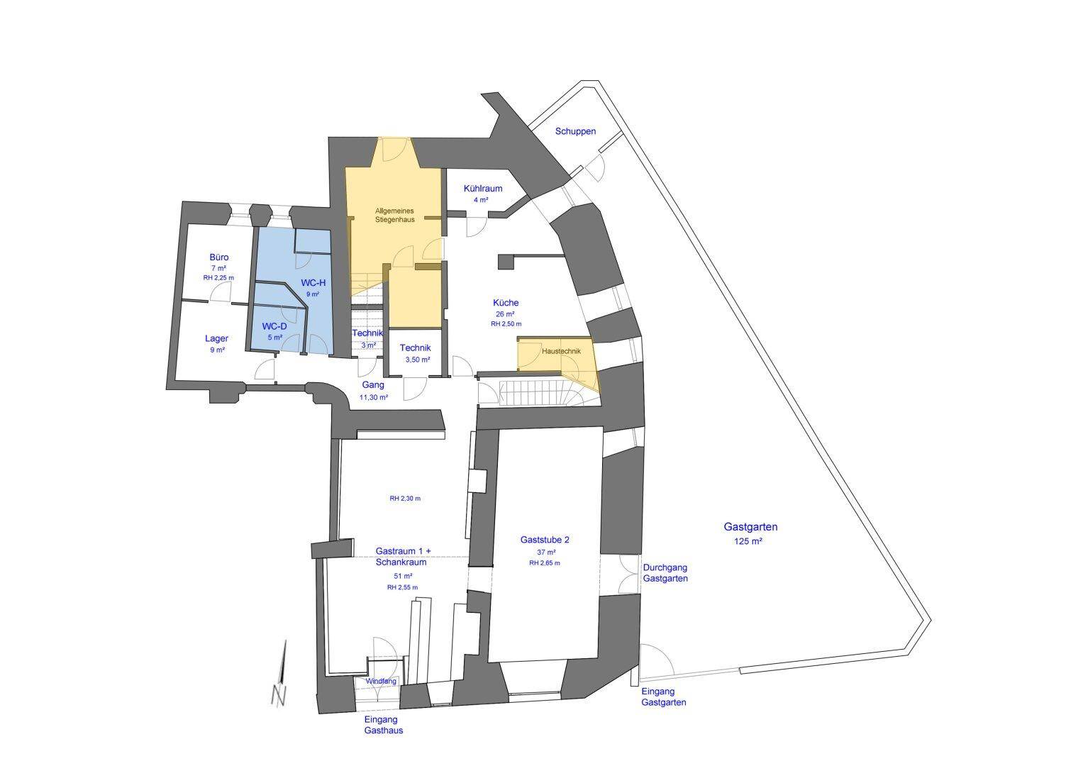 Grundriss des Erdgeschosses mit Gaststuben, Küche, Büro, Toiletten und einem Gastgarten.