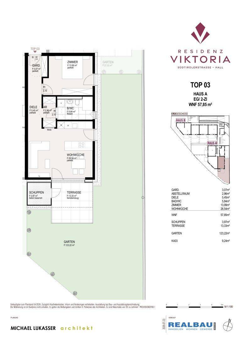 Detaillierter Grundriss von TOP 03 mit offener Wohnküche, Schlafzimmer, Bad, Terrasse und Garten.