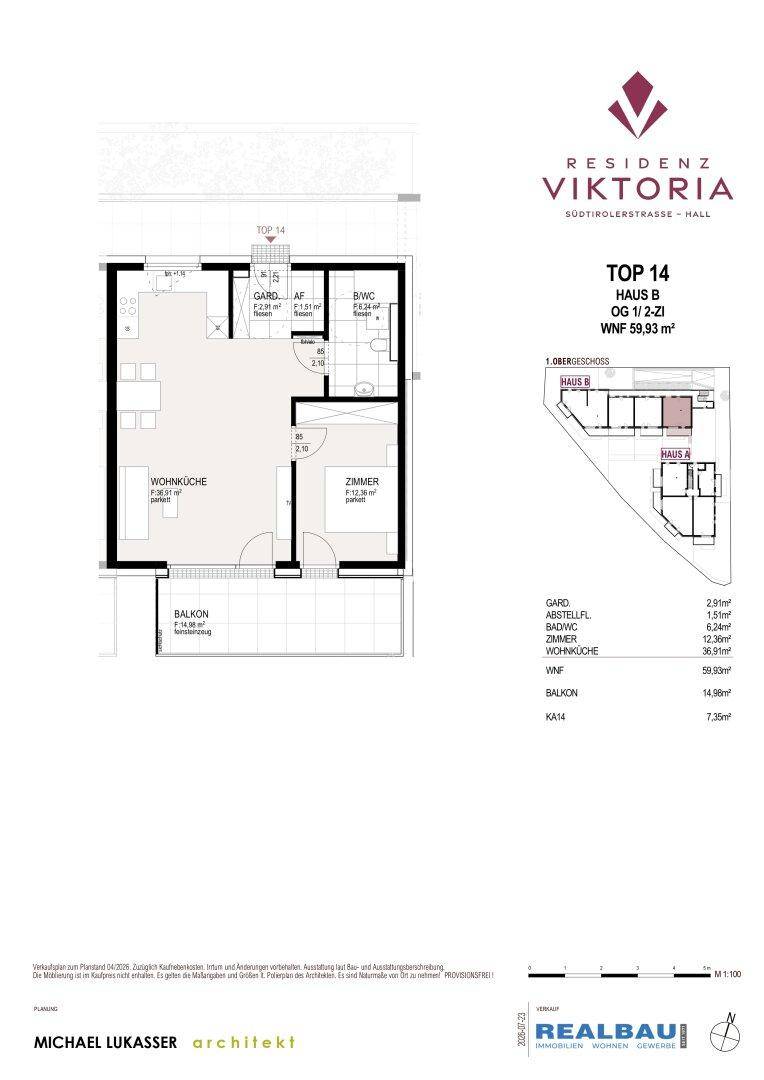 Grundriss der Wohnung TOP 14 mit offener Wohnküche, separatem WC und Balkon.