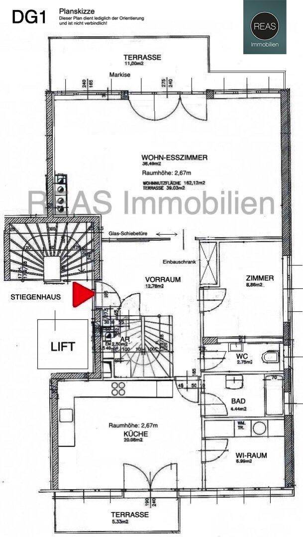 Grundriss des Dachgeschosses mit offenem Wohn-Esszimmer, Küche, zwei Terrassen und Liftzugang.