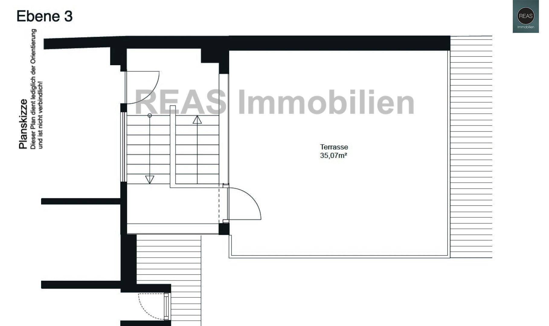 Grundriss der dritten Ebene mit einer großzügigen Terrasse und Treppenaufgang für den Zugang.