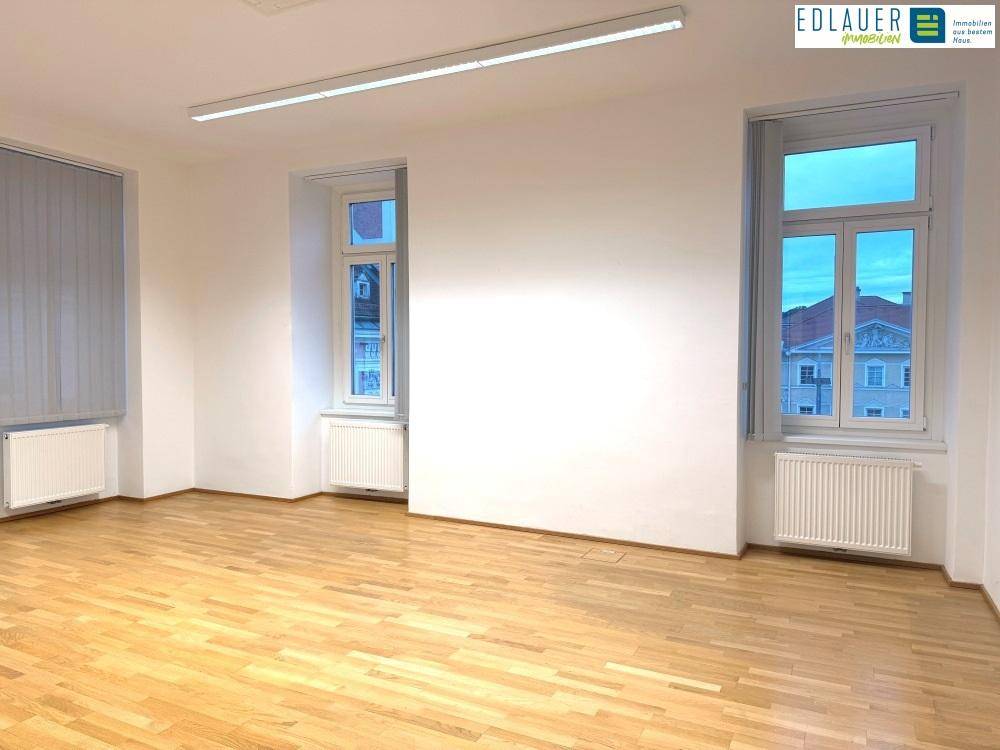 Büro 4