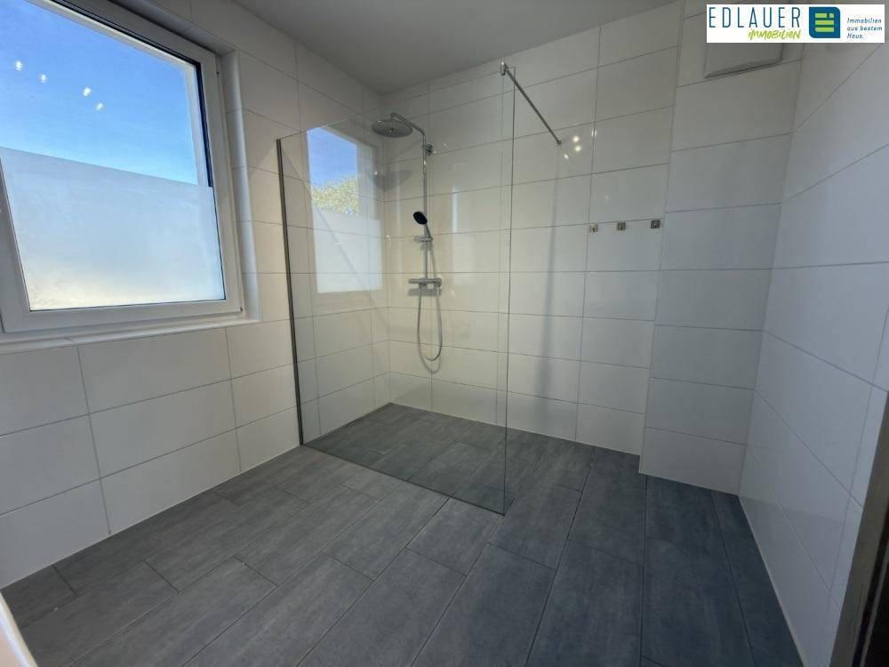 OG Badezimmer (3)